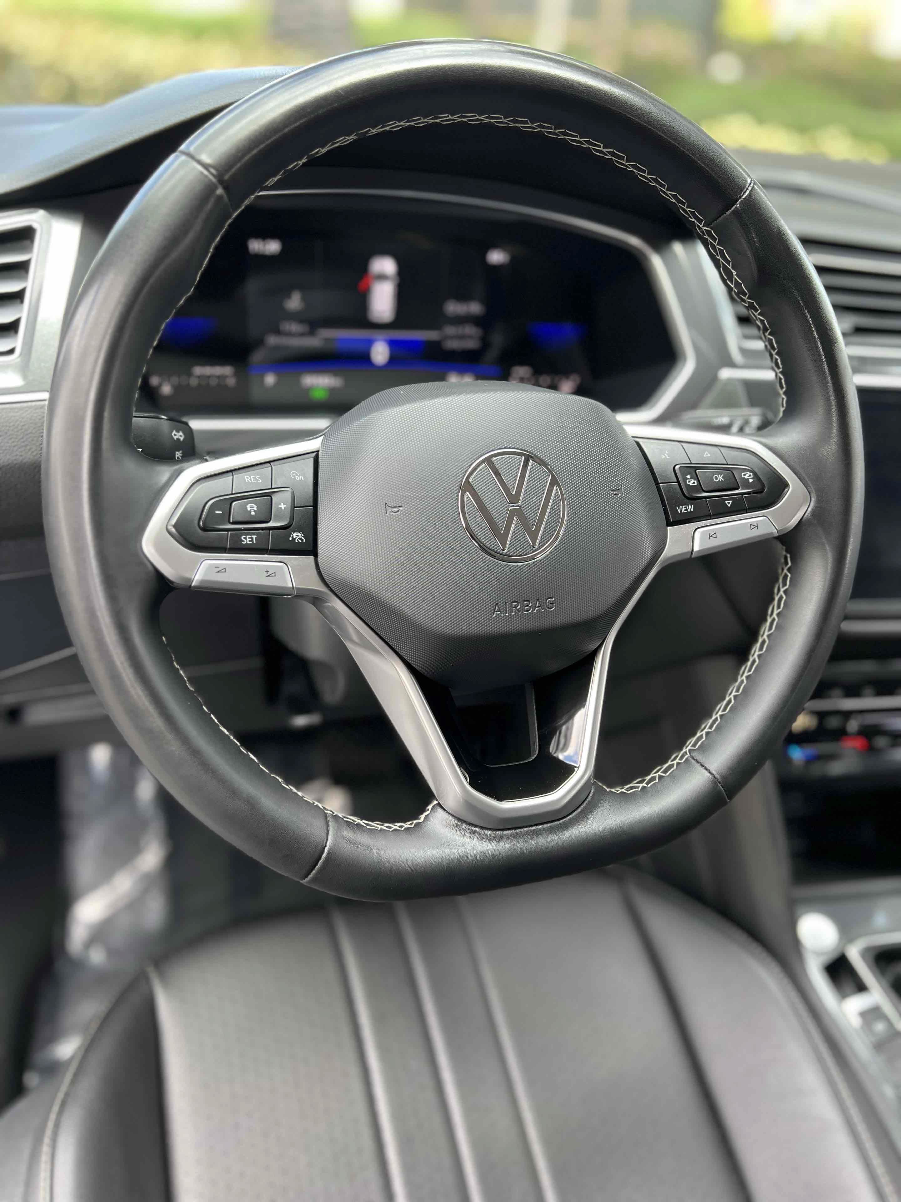 Used 2023 Volkswagen Tiguan SE FWD image 30