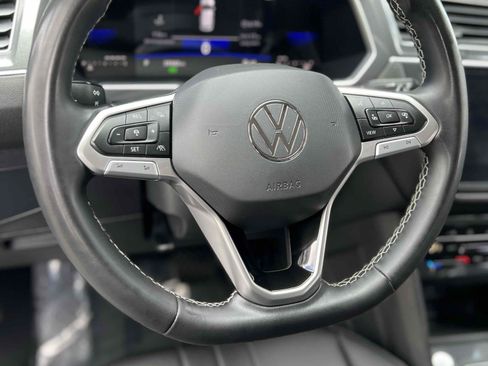 Used 2023 Volkswagen Tiguan SE FWD image 30