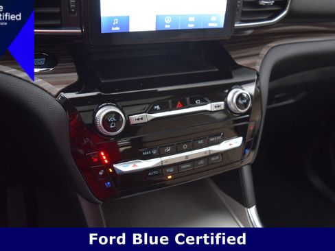 Certified 2022 Ford Explorer Limited w/ Equipment Group 301A image 16