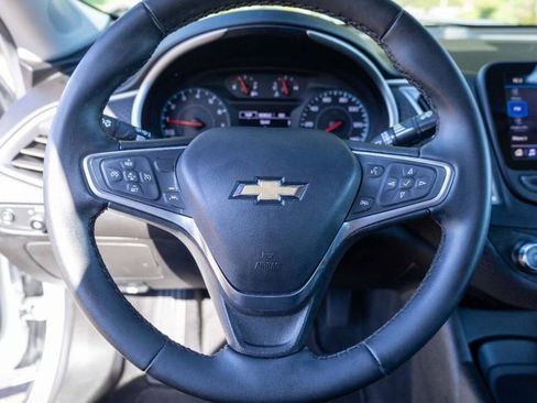 Used 2023 Chevrolet Malibu RS image 33