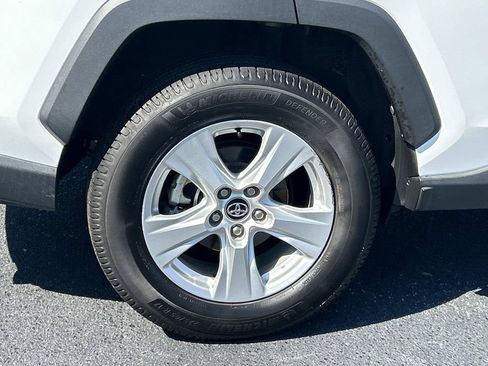 Used 2020 Toyota RAV4 XLE FWD image 9
