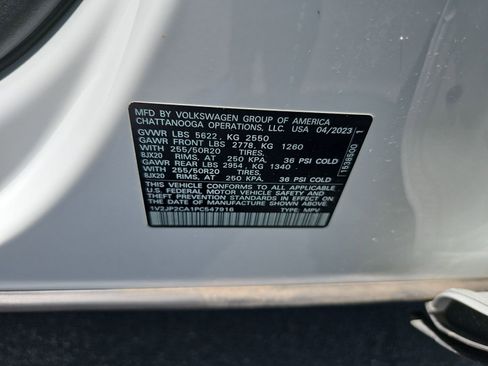 Used 2023 Volkswagen Atlas SE w/ Panoramic Sunroof Package FWD image 9