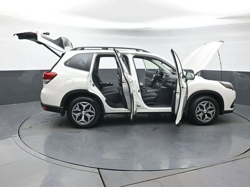 Used 2024 Subaru Forester Premium AWD/4WD image 48