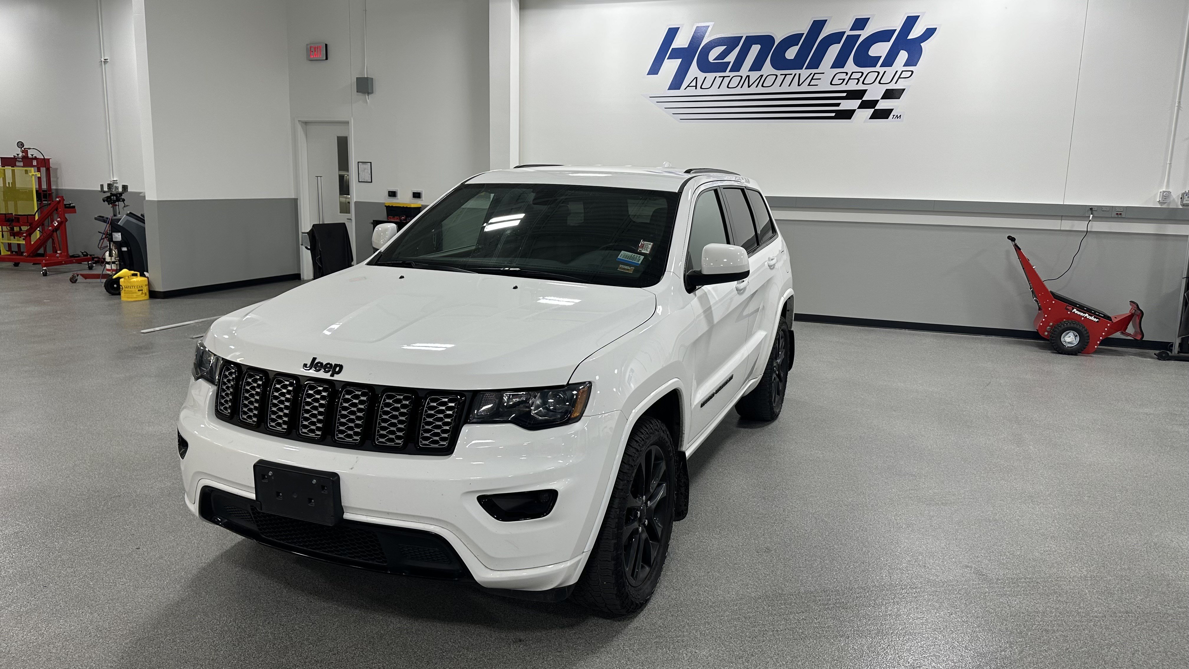 Used 2021 Jeep Grand Cherokee Laredo X AWD/4WD image 5