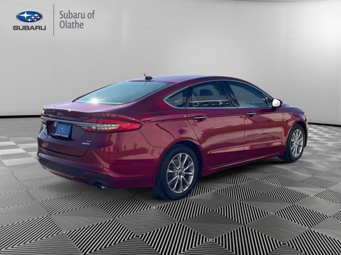 Used 2017 Ford Fusion SE w/ Fusion SE Technology Package image 11