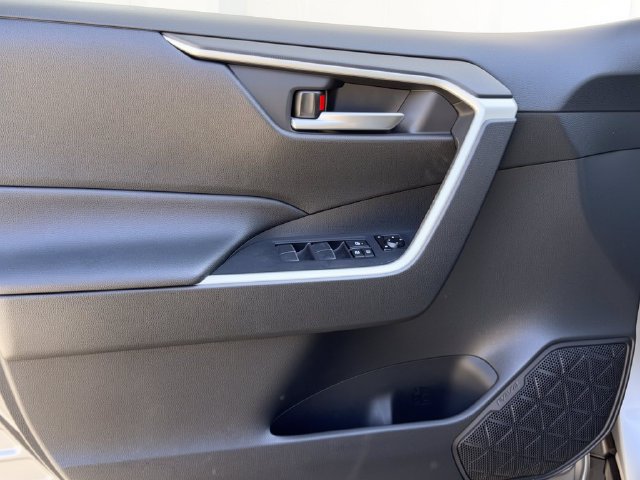 Used 2019 Toyota RAV4 XLE Premium w/ Advanced Technology Package FWD image 12