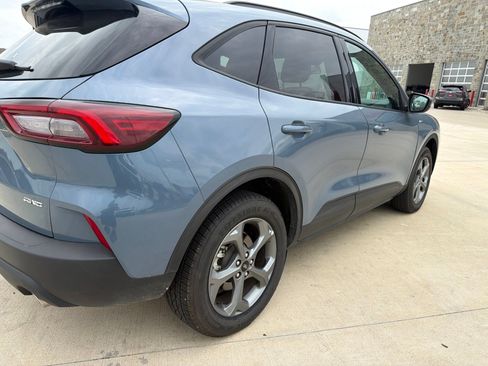 Used 2025 Ford Escape ST-Line Select AWD/4WD image 3