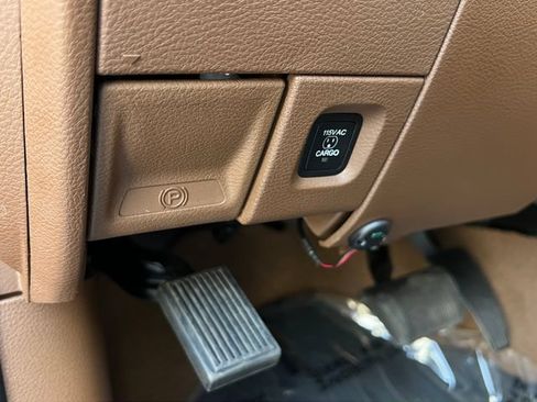 Used 2023 RAM 2500 Laramie AWD/4WD image 30