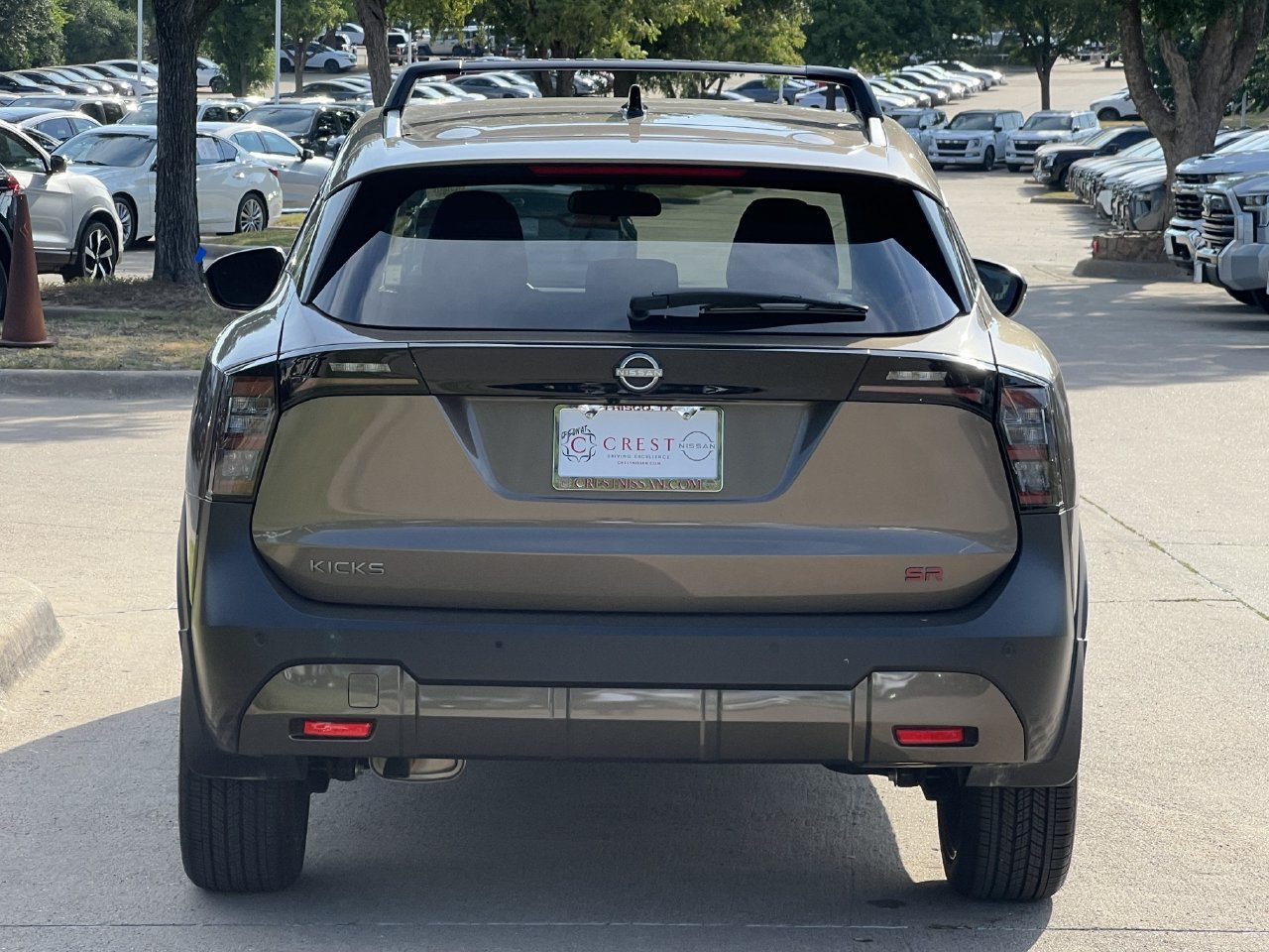 Used 2026 Nissan Kicks SR w/ SR Premium Package FWD image 5