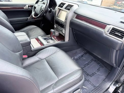 Used 2018 Lexus GX 460 Premium w/ Premium Package AWD/4WD image 28