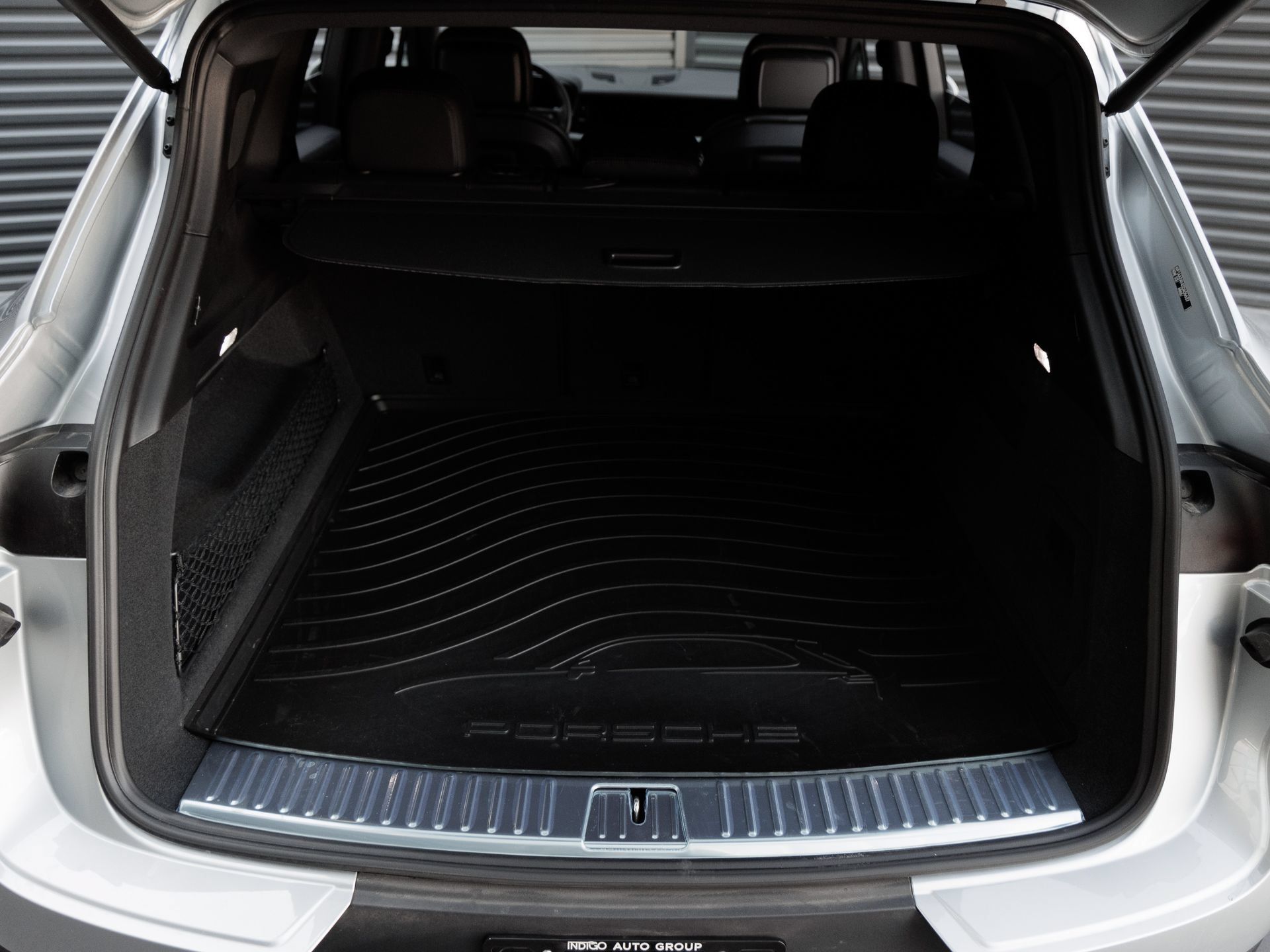 Certified 2025 Porsche Cayenne AWD/4WD image 26
