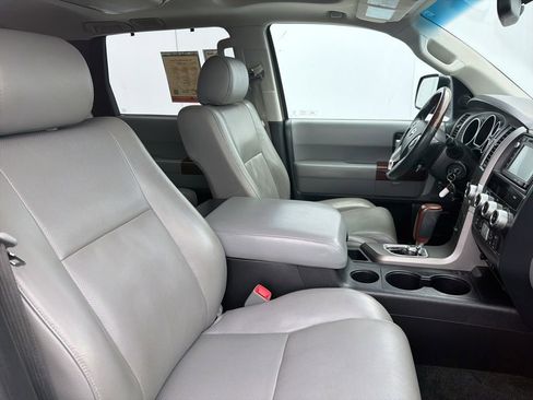 Used 2015 Toyota Sequoia Platinum AWD/4WD image 6