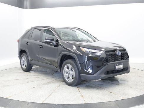 Used 2023 Toyota RAV4 XLE w/ Convenience Package AWD/4WD image 10