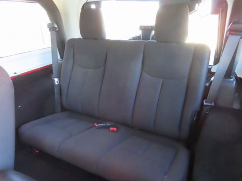 Used 2015 Jeep Wrangler Sport image 23