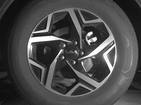 Used 2025 Kia Sportage LX image 14