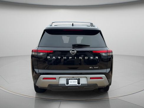 Used 2023 Nissan Pathfinder SL AWD/4WD image 4