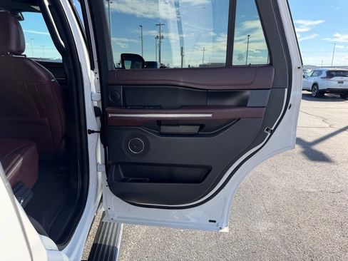 Used 2024 Ford Expedition Limited image 22