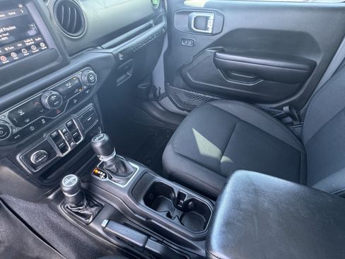 Used 2018 Jeep Wrangler Unlimited Sport S AWD/4WD image 29