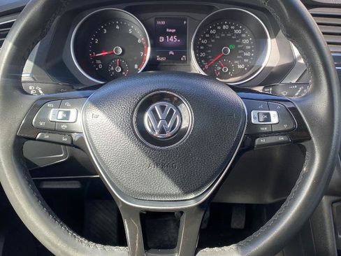 Used 2020 Volkswagen Tiguan SE w/ Panoramic Sunroof Package FWD image 30