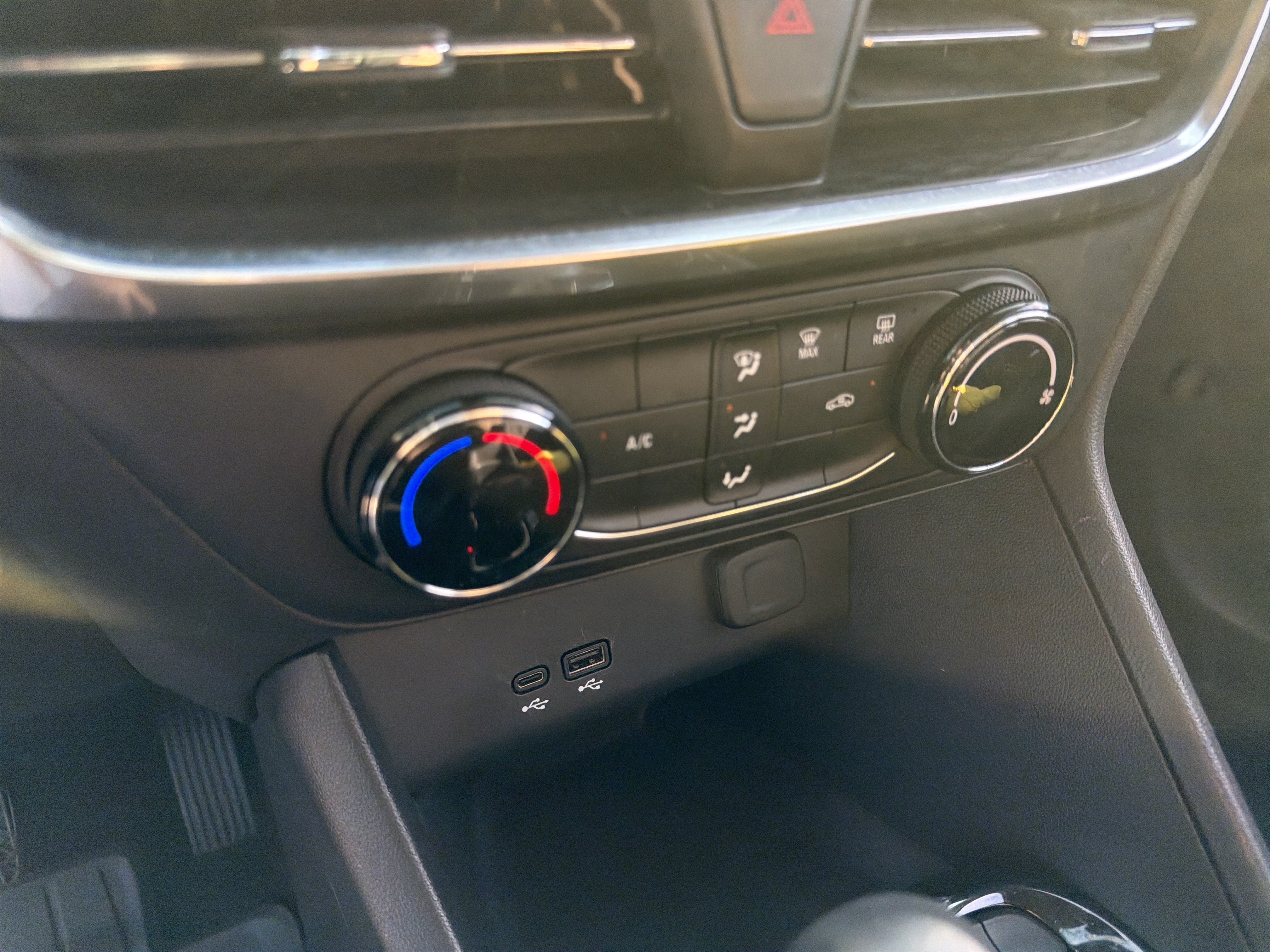 Used 2024 Buick Encore GX Preferred FWD image 15