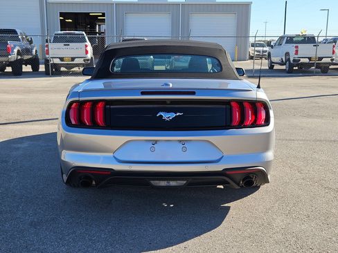 Used 2023 Ford Mustang Premium image 4