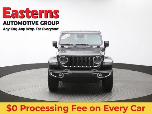 Used 2025 Jeep Wrangler Unlimited Sahara AWD/4WD image 52