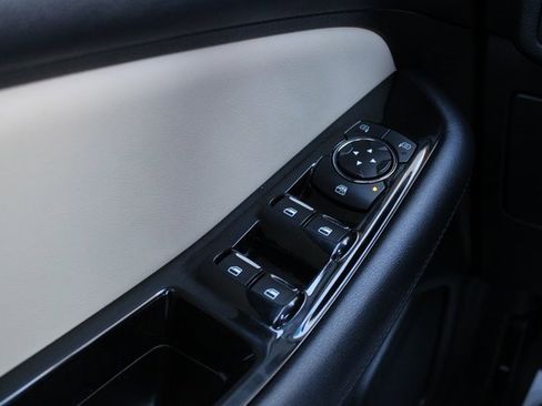 Used 2017 Ford Edge SEL w/ Equipment Group 201A image 8