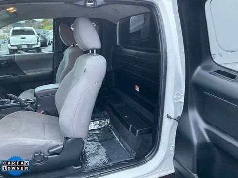 Used 2022 Toyota Tacoma SR image 27