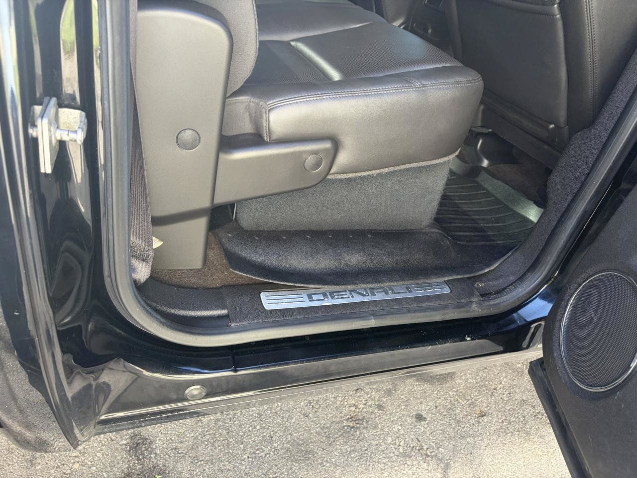 Used 2012 GMC Sierra 2500 Denali w/ Suspension Package, Off-Road AWD/4WD image 38