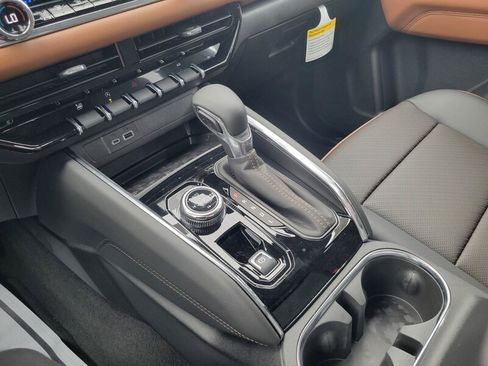 New 2026 GMC Canyon AT4 w/ Technology Plus Package AWD/4WD image 24