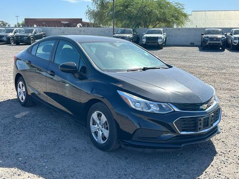 Used 2018 Chevrolet Cruze LS FWD image 3
