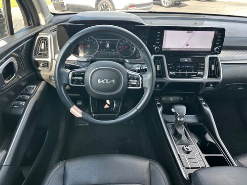 Certified 2023 Kia Sorento S FWD image 7