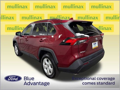 Used 2021 Toyota RAV4 XLE w/ Convenience Package FWD image 11