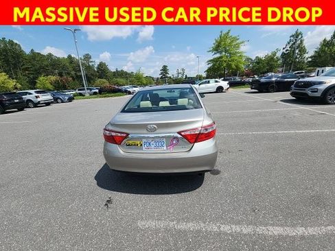 Used 2015 Toyota Camry LE FWD image 13
