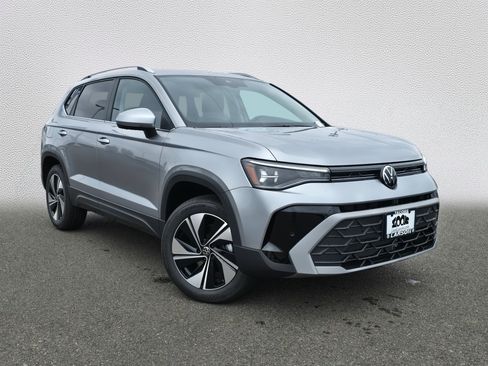 New 2026 Volkswagen Taos SE AWD/4WD image 1
