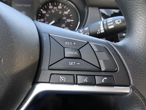 Used 2020 Nissan Rogue Sport SV image 27