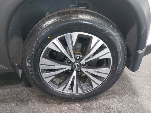 Certified 2023 Nissan Rogue SV AWD/4WD image 32