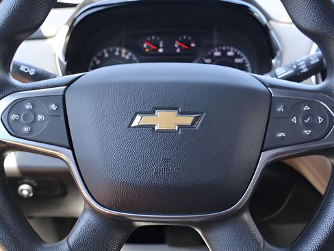 Used 2023 Chevrolet Traverse LS AWD/4WD image 20