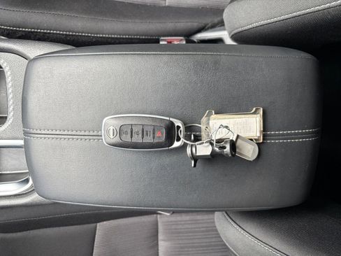 Used 2025 Nissan Sentra SV image 21