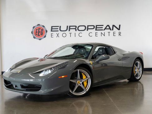Used 2012 Ferrari 458 Spider RWD image 30