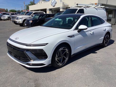 Used 2025 Hyundai Sonata SEL FWD image 1