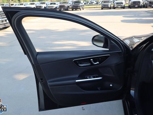Used 2023 Mercedes-Benz C 300 Sedan image 12