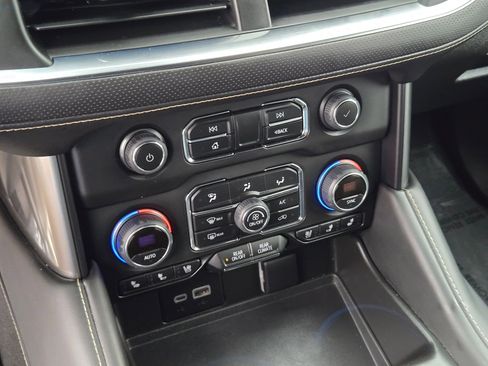 Certified 2023 Chevrolet Suburban Premier image 20