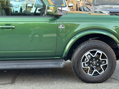 Used 2025 Ford Bronco Outer Banks AWD/4WD image 5