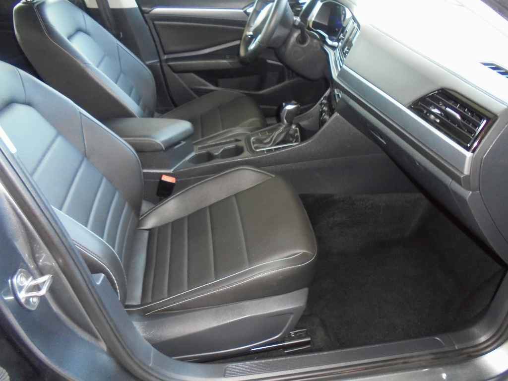 Used 2024 Volkswagen Jetta SE FWD image 8