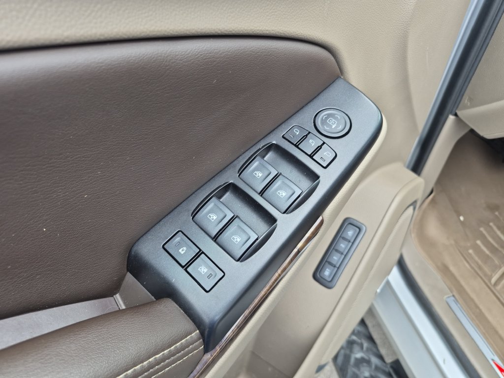 Used 2018 Chevrolet Tahoe LT AWD/4WD image 16
