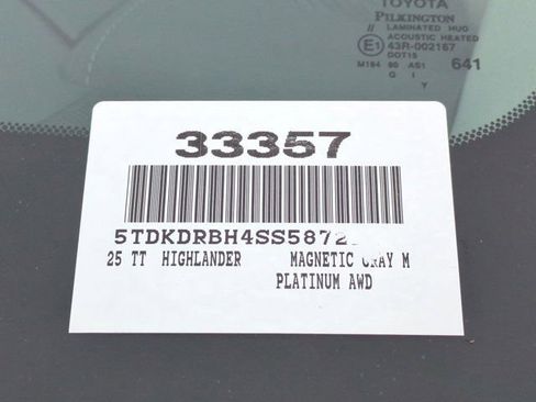 Used 2025 Toyota Highlander Platinum image 19