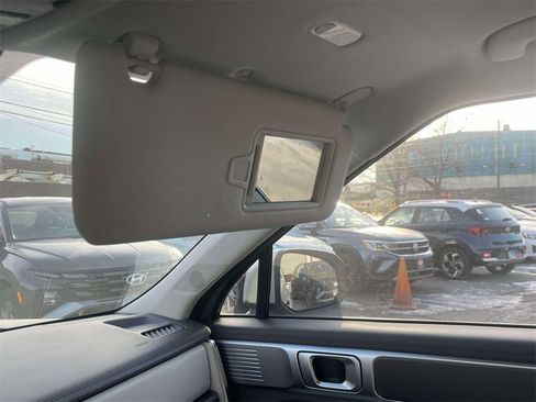 Used 2025 Hyundai Santa Fe SE image 32