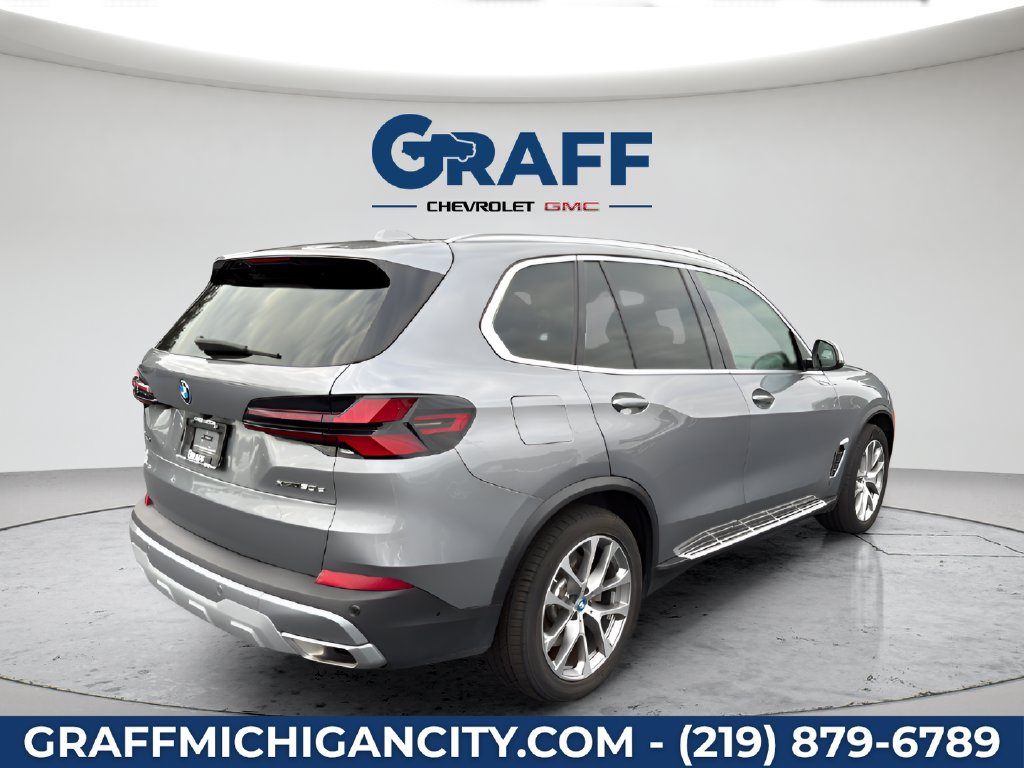 Used 2025 BMW X5 xDrive50e AWD/4WD image 8