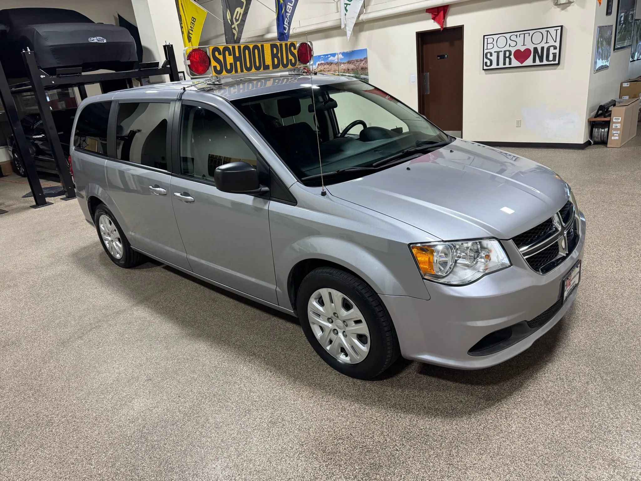 Used 2018 Dodge Grand Caravan SE FWD image 11